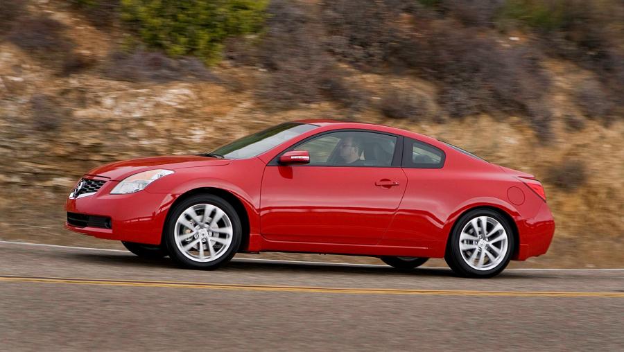  Nissan Altima Coupe (U32) 2008 года  (фото 2 из 54)
